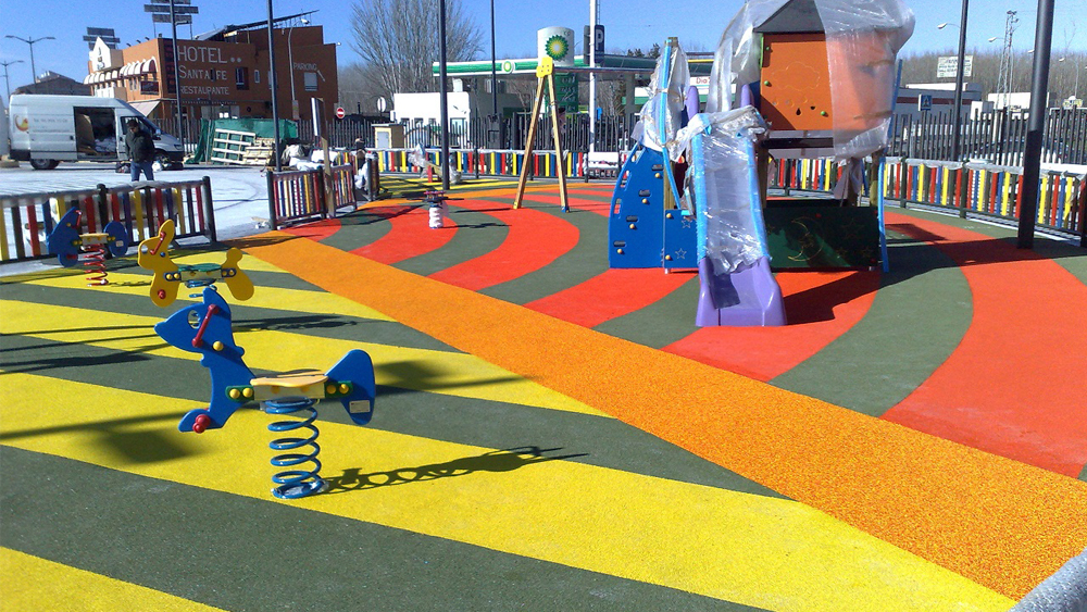 Pavimentos para parques infantiles de exterior: tipos y